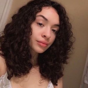 Meet your Posher, Jeniffer